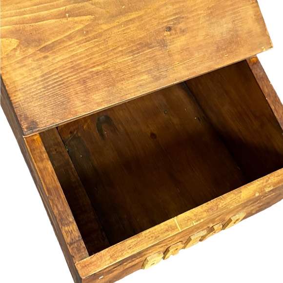 Vintage wooden brown  bread box - Picture 7 of 12